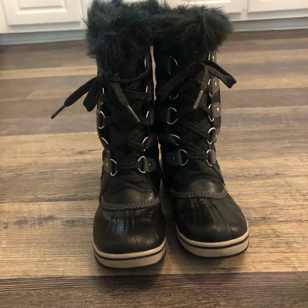 Girls Sorel Tofino II Boots Size 1 EUC worn once